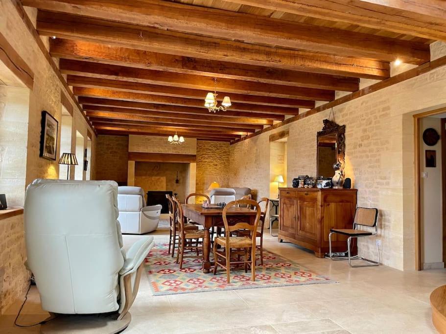 Charming 19Th Century Farmhouse With Pool Vitrac  Eksteriør bilde