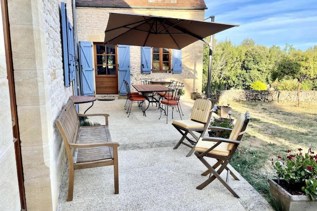 Charming 19Th Century Farmhouse With Pool Vitrac  Eksteriør bilde